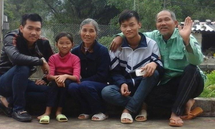 Chuyện tình anh lính lái xe tăng vào Dinh Độc Lập và cô hái dâu nông trường Ba Sao ảnh 1